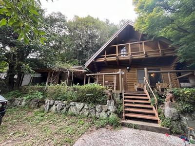 Forest Log Home in Minamishimabara - 2024sqm Land with Mountain Views — Image 1, Minamishimabara, Nagasaki