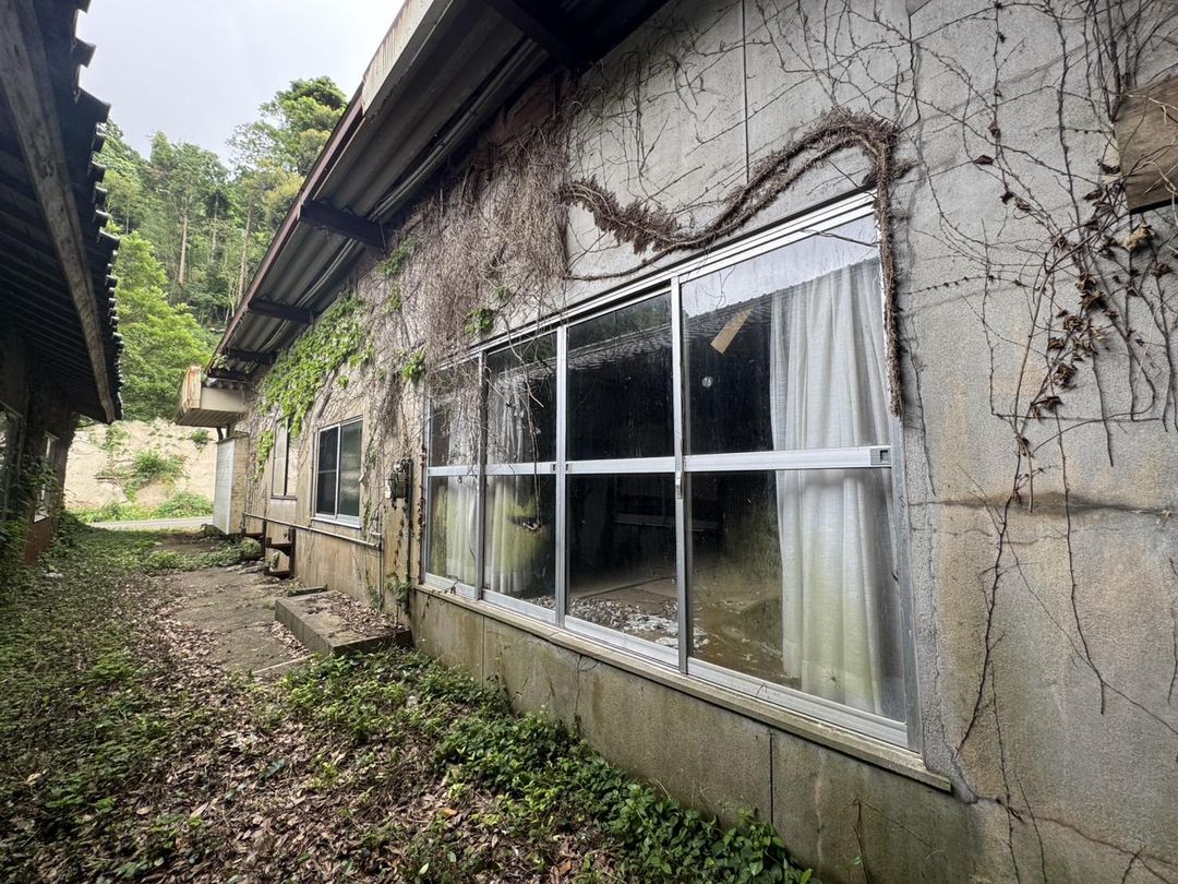 Industrial Land and Building for Sale in Saikai City, Nagasaki - Thumbnail 2