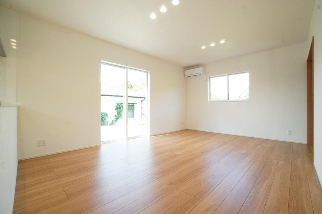 New 4LDK House for Sale in Isahaya, Nagasaki - 105m² - Thumbnail 2