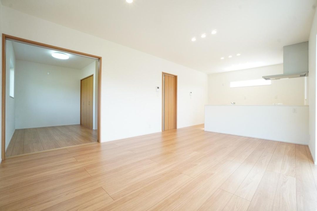 New 4LDK House for Sale in Isahaya, Nagasaki - 105m² - Thumbnail 3