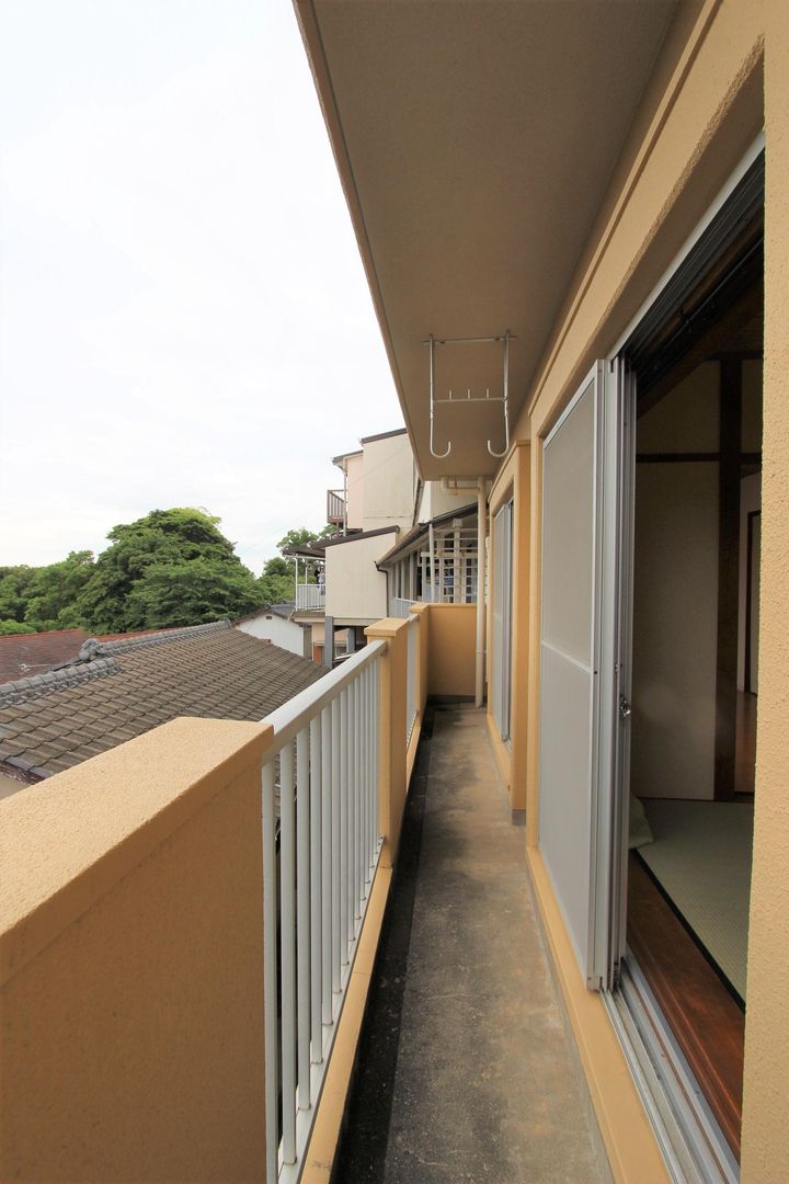 Urban Tenjin Mansion 102: 2DK Apartment in Sasebo with Views - Thumbnail 4