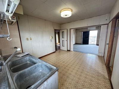 Nishi-Isahaya Heights E502 3LDK Apartment for Sale — Image 4, Isahaya, Nagasaki