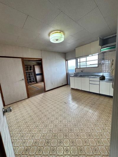 Nishi-Isahaya Heights E502 3LDK Apartment for Sale — Image 1, Isahaya, Nagasaki