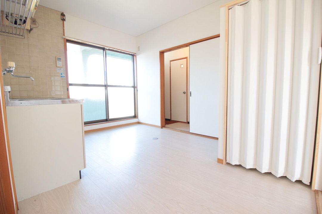Yokoo Heights Apartment Building for Sale in Nagasaki - Thumbnail 2