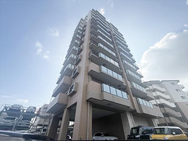 4LDK Apartment in Amaze Wakakusa Twin Residence, Nagasaki - Thumbnail 2