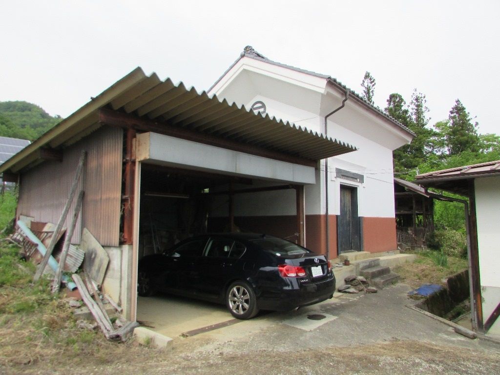50-Year-Old 7DK House with Farmland in Nagano City - Thumbnail 2