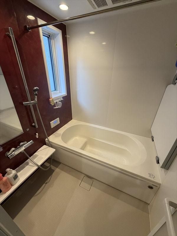 Modern 4LDK House in Isahaya with EV Charging & Designer Kitchen - Thumbnail 3