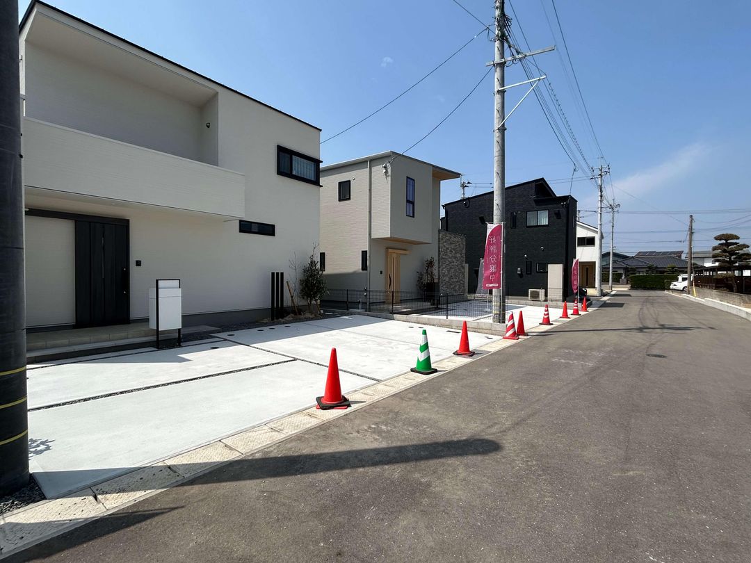 Newly Built 3SLDK House in Omura, Nagasaki with Solar Power - Thumbnail 2
