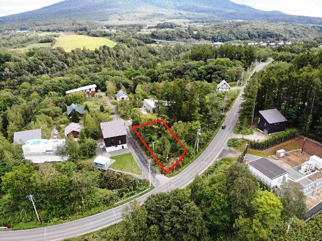Premium Corner Land for Sale in Kutchan's Yamada District, Hokkaido - Thumbnail 2