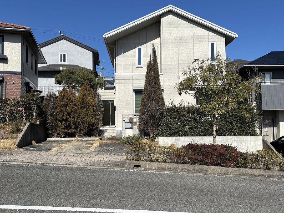 4LDK House for Sale in Takashirodai, Nagasaki - Thumbnail 2