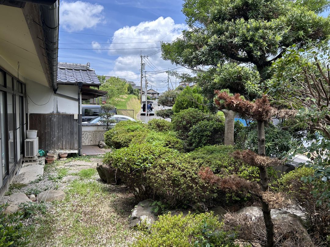 Spacious 7DK Family Home on Large Lot in Imari, Saga - Thumbnail 4