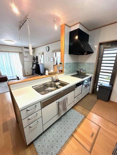 Spacious 4LDK House in Nagayo with 3-Car Parking — Image 1, Nagayo, Nagasaki