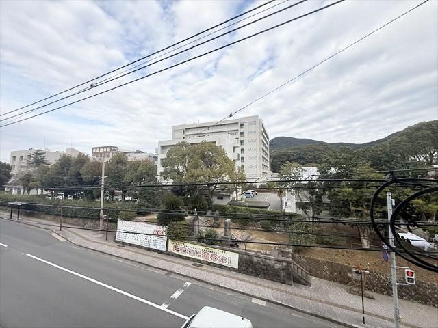 3LDK Apartment in Nagasaki City with East-Facing Balcony - Thumbnail 4