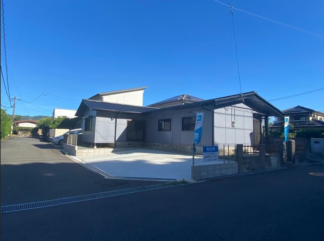 Renovated 3LDK house in Nagasaki with parking for 3 - Thumbnail 2