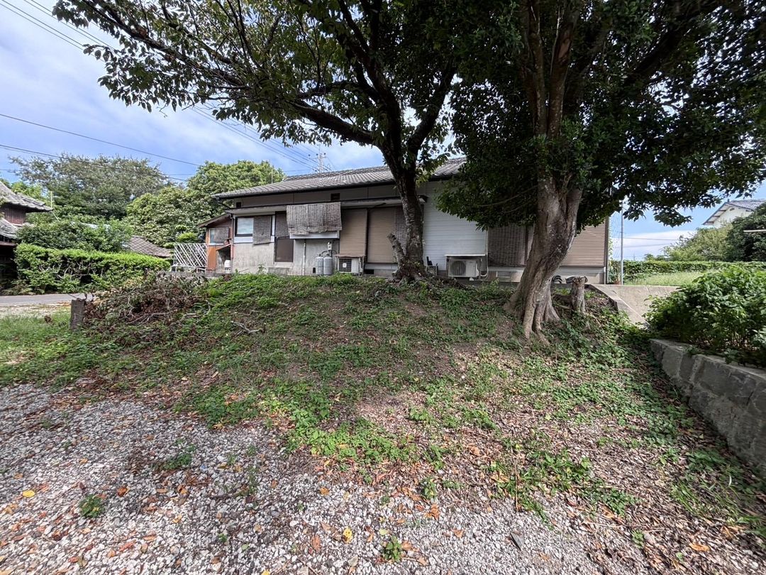 Land with Old House for Sale in Unzen, Nagasaki - Thumbnail 2