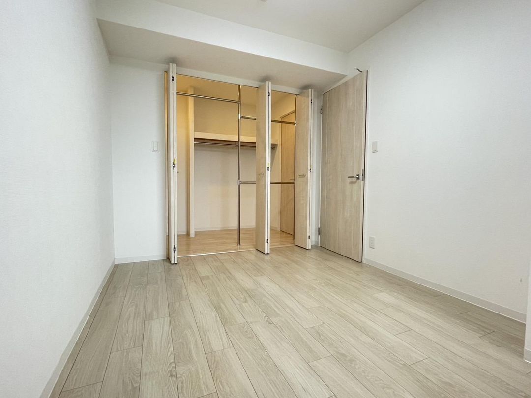 3LDK Apartment in Omura City with Balcony and Views - Thumbnail 3