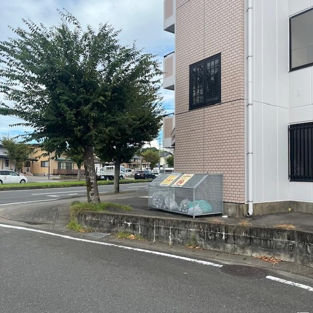 Bonheur Chance II Apartment Building for Sale in Imari, Saga - Thumbnail 3