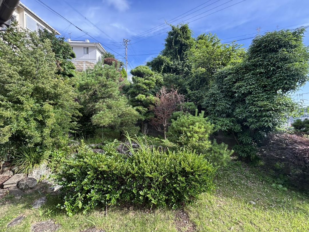 Former Sasebo Dental Clinic for Sale | 302 sqm Commercial Building - Thumbnail 2