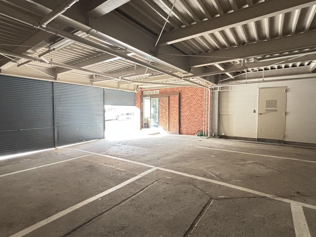 Former Sasebo Dental Clinic for Sale | 302 sqm Commercial Building - Thumbnail 4