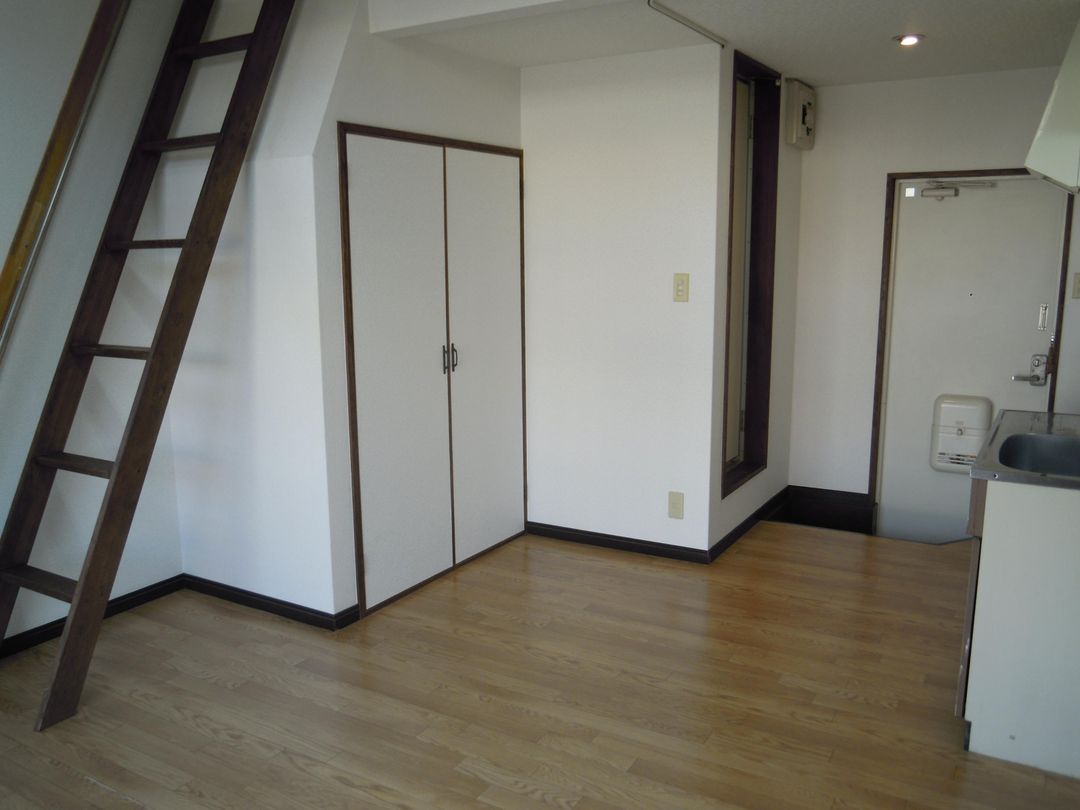 Queen Palace Akabae 24-Unit Apartment Building for Sale Nagasaki - Thumbnail 4