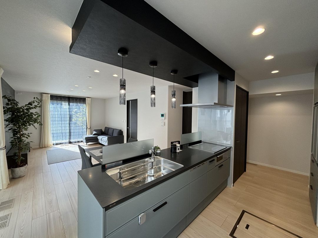 Modern 3LDK House in Sasebo with Solar Power & EV Charging - Thumbnail 4