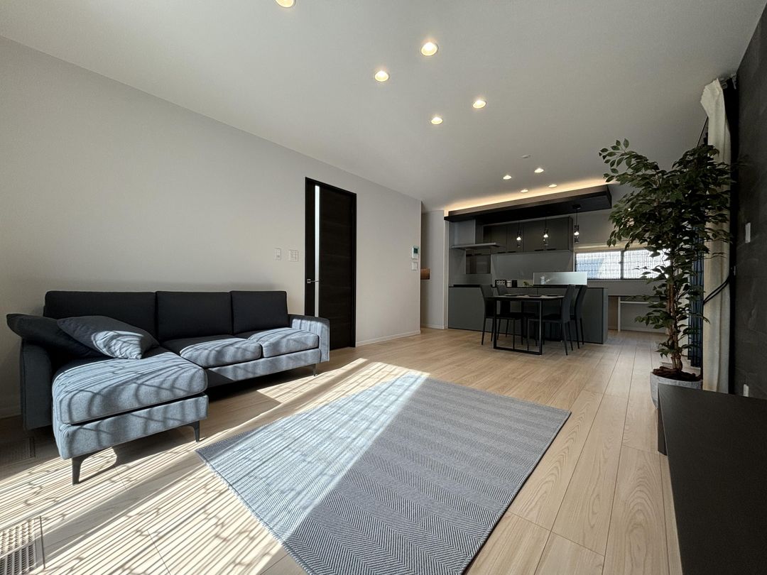 Modern 3LDK House in Sasebo with Solar Power & EV Charging - Thumbnail 2