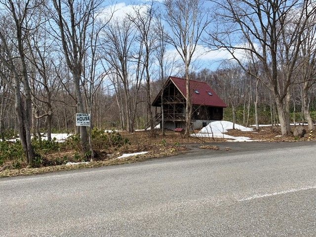 Silent House Niseko Log Cabin for Sale on 2,715 sqm Land - Thumbnail 3