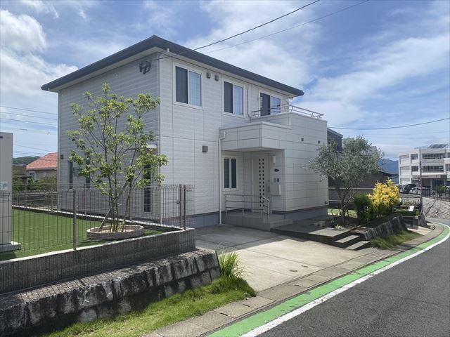 2019 4BR House in Nagasaki with Solar Panels - Thumbnail 2