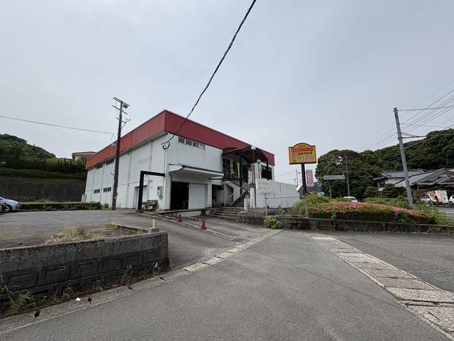 Large Commercial Building in Nagasaki's Koga District - Thumbnail 4