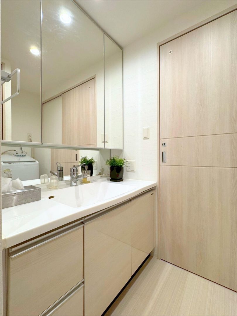 Spacious 4LDK Apartment in Nagasaki City - Thumbnail 3
