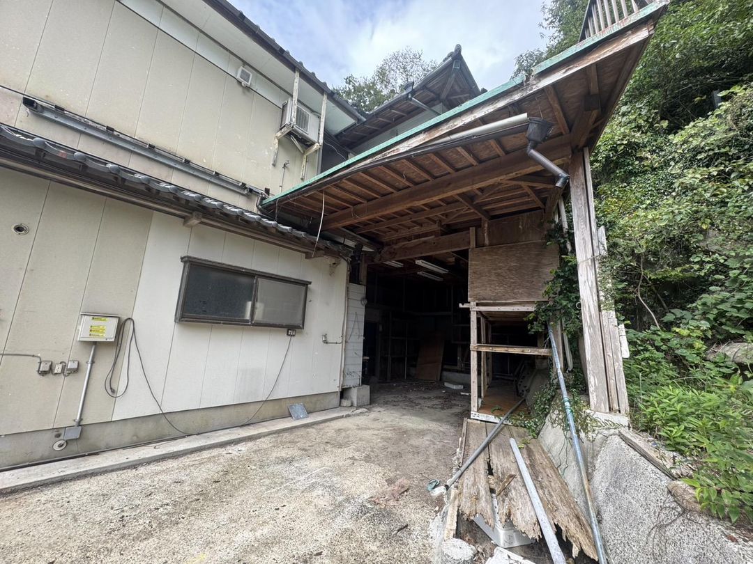 5DK House in Saikai City with 338sqm Land - Thumbnail 2
