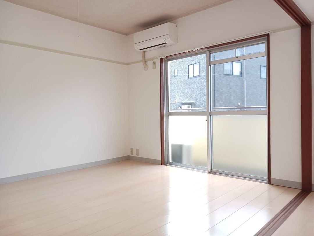 9-Unit Apartment Building for Sale in Sasebo, Nagasaki - Thumbnail 4