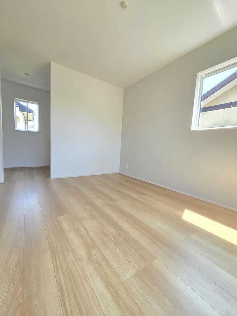 Newly Built 4SLDK House in Omura, Nagasaki – 105m² - Thumbnail 3