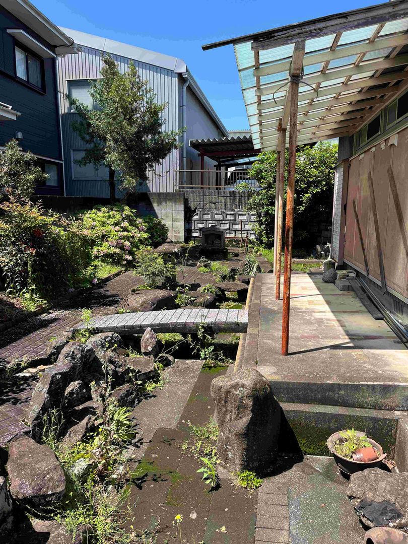 2DK House for Sale in Isahaya, Nagasaki with Large Garden - Thumbnail 2
