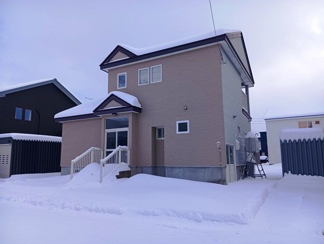 4LDK Wooden House for Sale in Kutchan, Hokkaido - 300sqm Land - Thumbnail 2