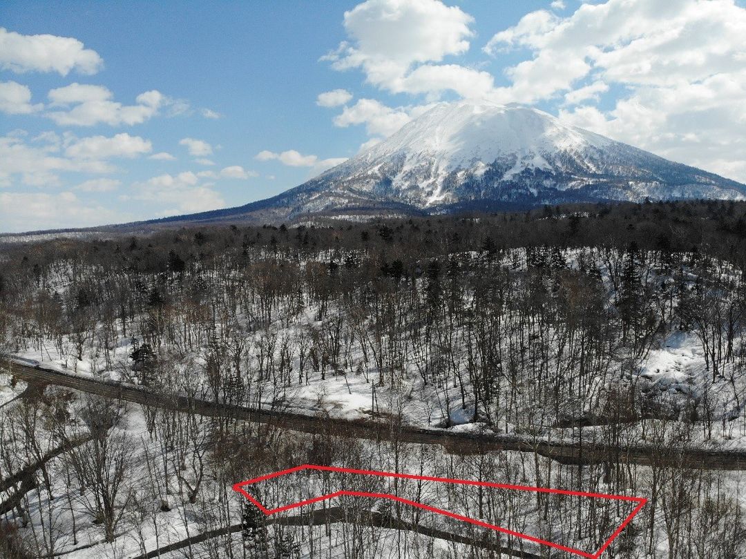 Land for Sale in Niseko - 1,599 sqm Plot with Stream - Thumbnail 3