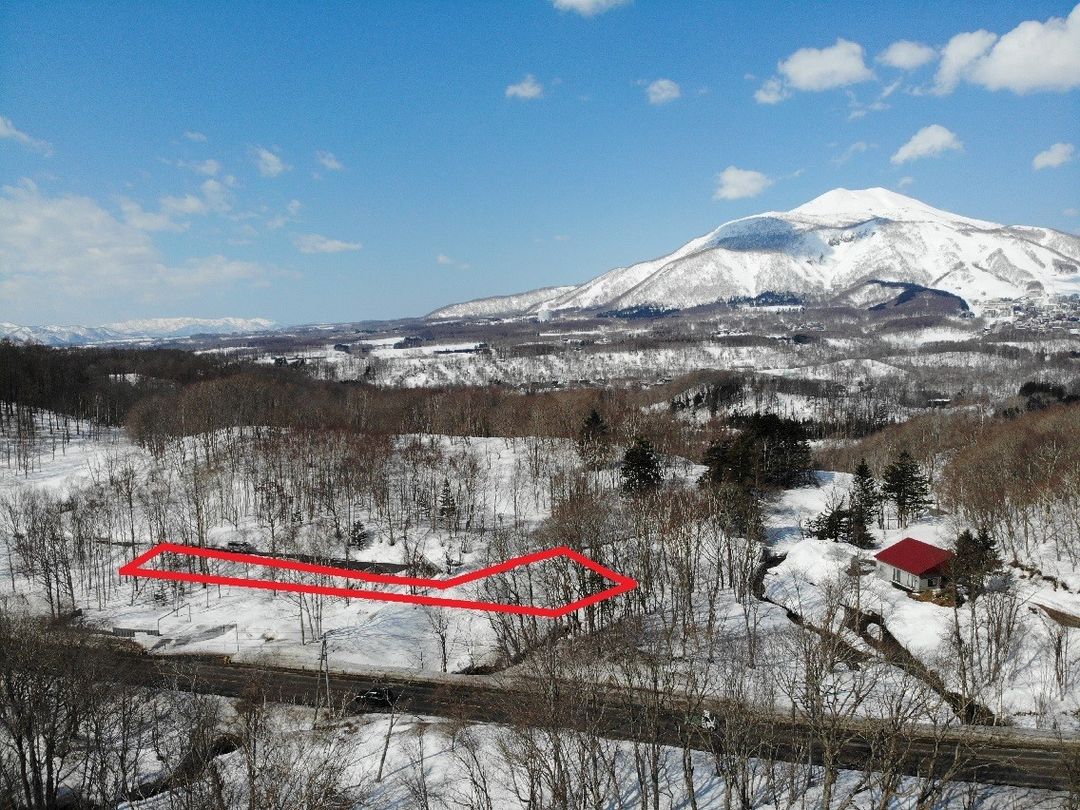 Land for Sale in Niseko - 1,599 sqm Plot with Stream - Thumbnail 2