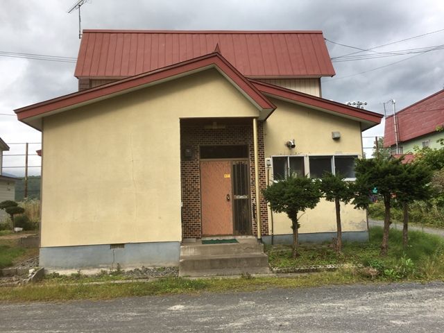 Kutchan House for Sale: 3LDK Near Station, South-Facing Corner Lot - Thumbnail 2