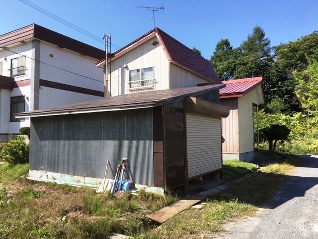 Kutchan House for Sale: 3LDK Near Station, South-Facing Corner Lot - Thumbnail 3