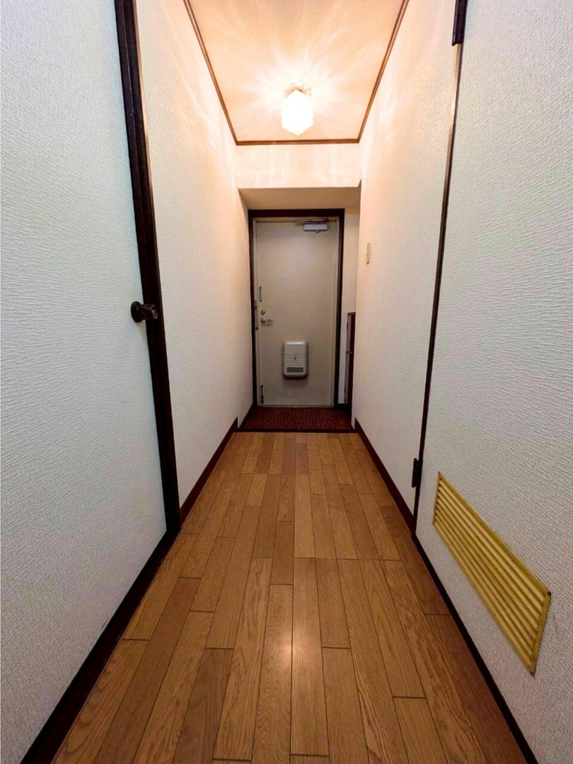 3LDK Apartment for Sale in Nagasaki Shinchi with Tatami Rooms - Thumbnail 2