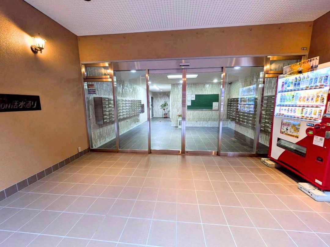 3LDK Apartment for Sale in Nagasaki Shinchi with Tatami Rooms - Thumbnail 4