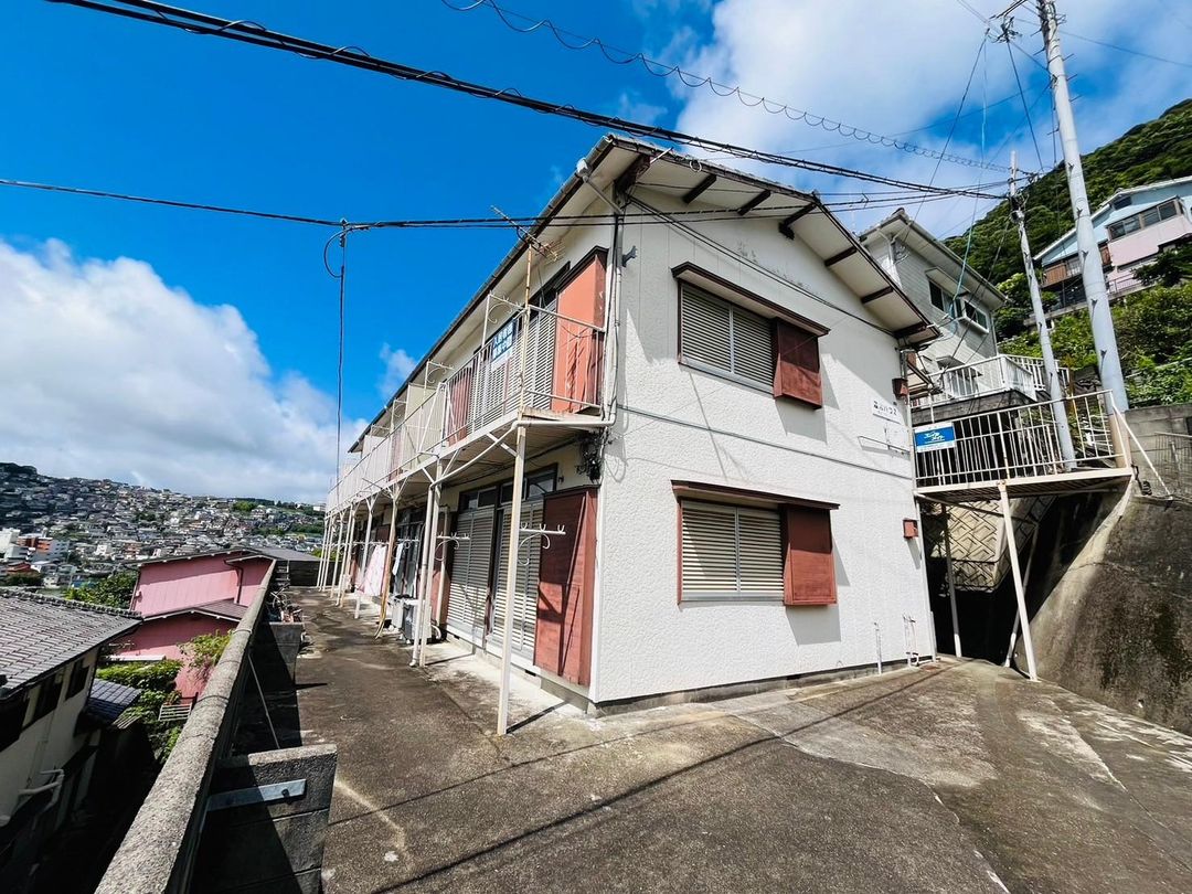 Atago House 8-Unit Apartment Building for Sale in Nagasaki - Thumbnail 2