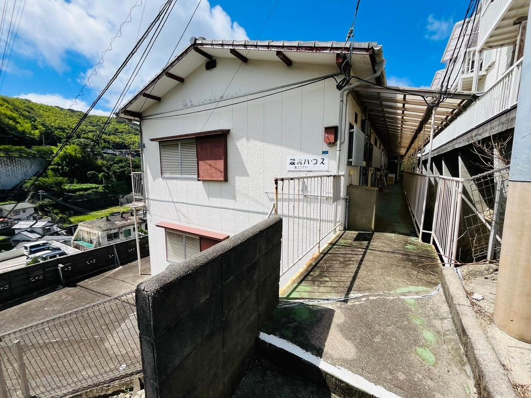 Atago House 8-Unit Apartment Building for Sale in Nagasaki - Thumbnail 3