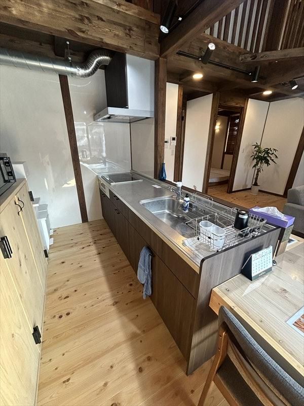 New 3LDK House in Isahaya, Nagasaki with Natural Materials - Thumbnail 4