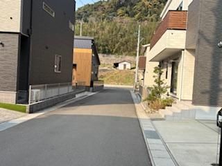 Modern 3SLDK House for Sale in Quiet Nagasaki Residential Area - Thumbnail 2