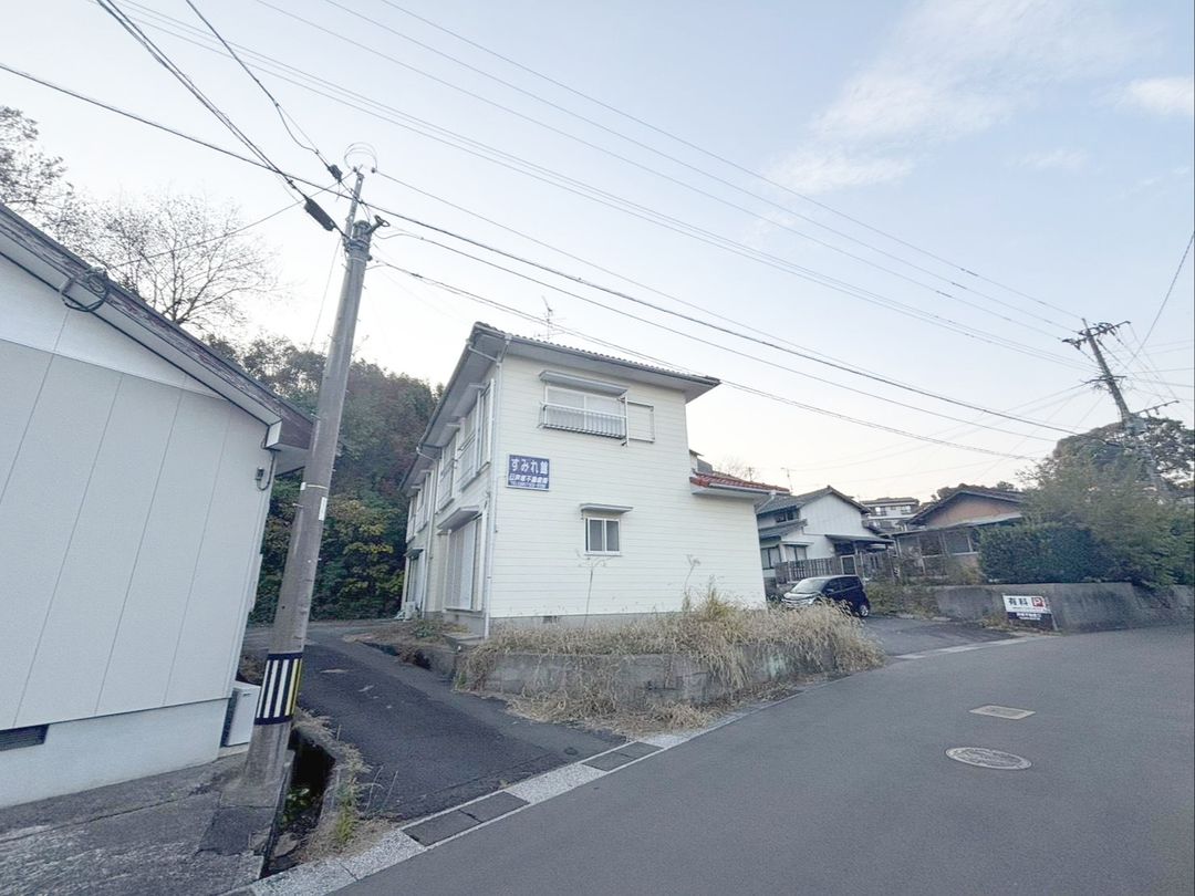 Apartment Building for Sale in Isahaya, Nagasaki - 2 Units with Parking - Thumbnail 3