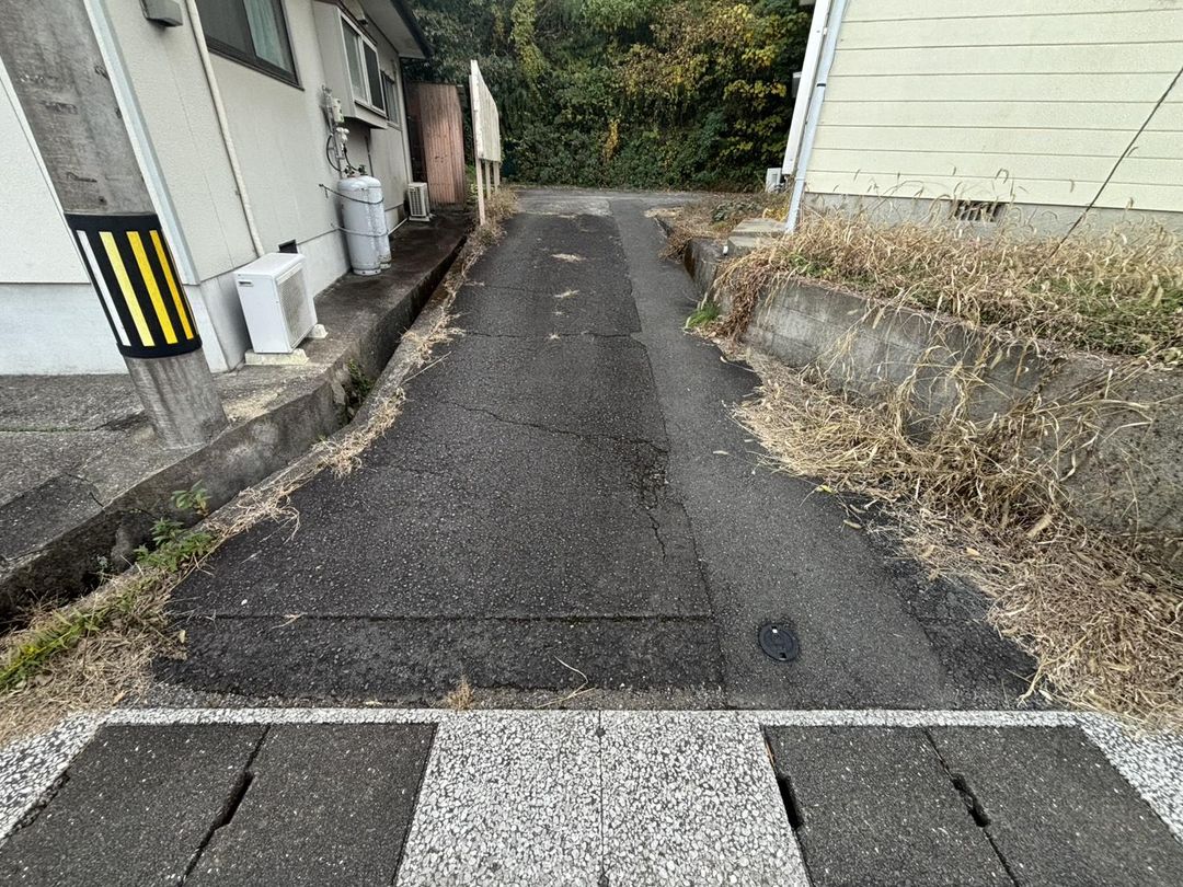 Apartment Building for Sale in Isahaya, Nagasaki - 2 Units with Parking - Thumbnail 4
