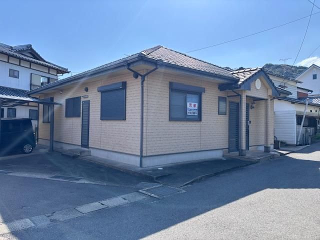 Single-Story 4LDK House for Sale in Isahaya, Nagasaki - Thumbnail 2