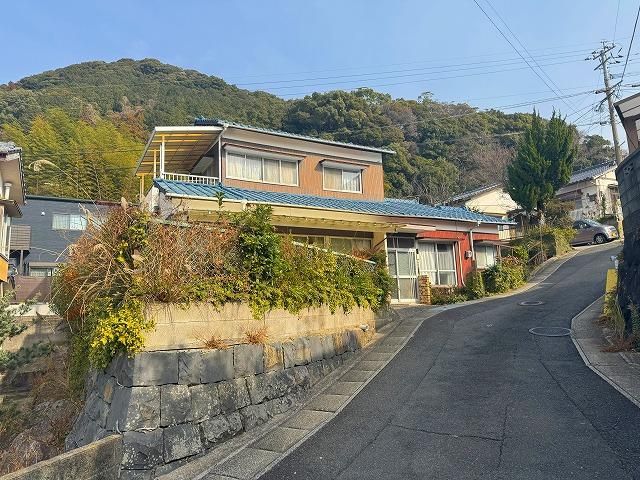 Land with Old House for Sale in Sasebo, Nagasaki - Thumbnail 2