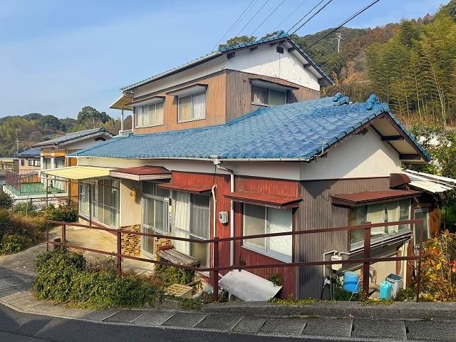 Land with Old House for Sale in Sasebo, Nagasaki - Thumbnail 4